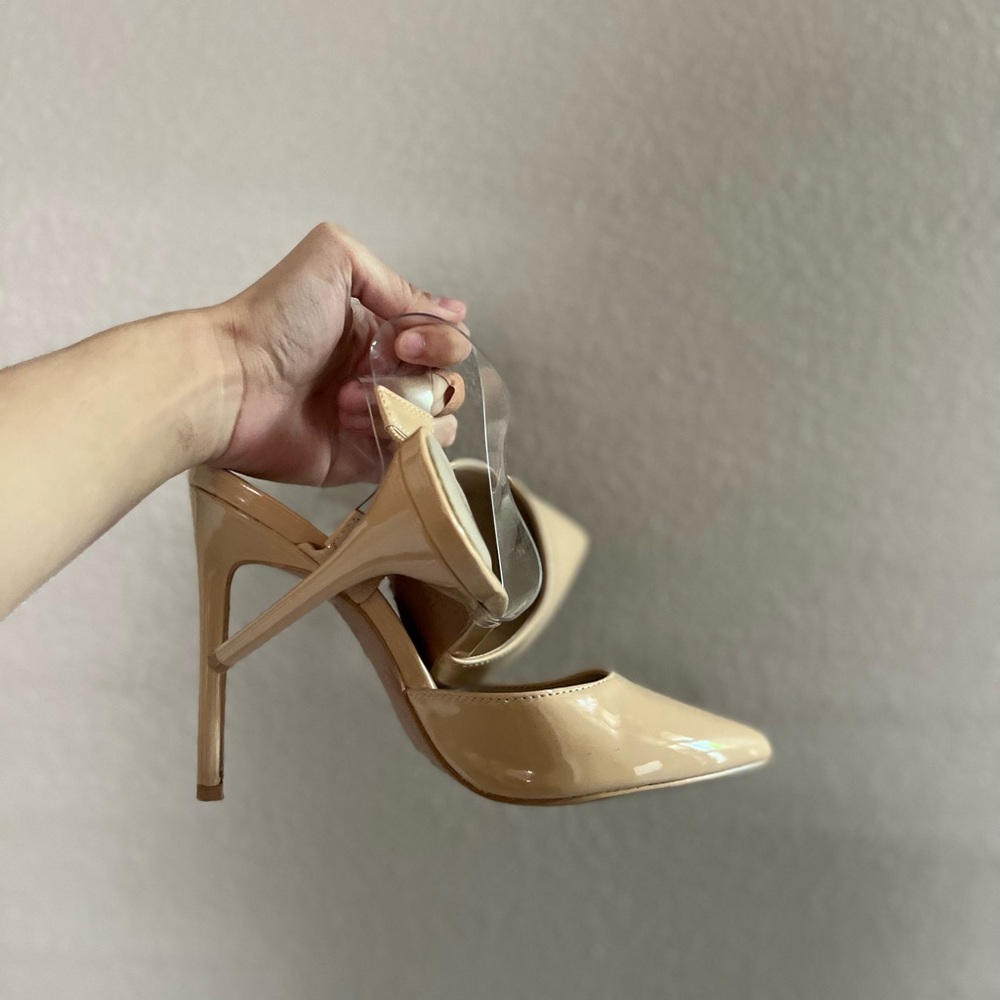 NUDE HEELS